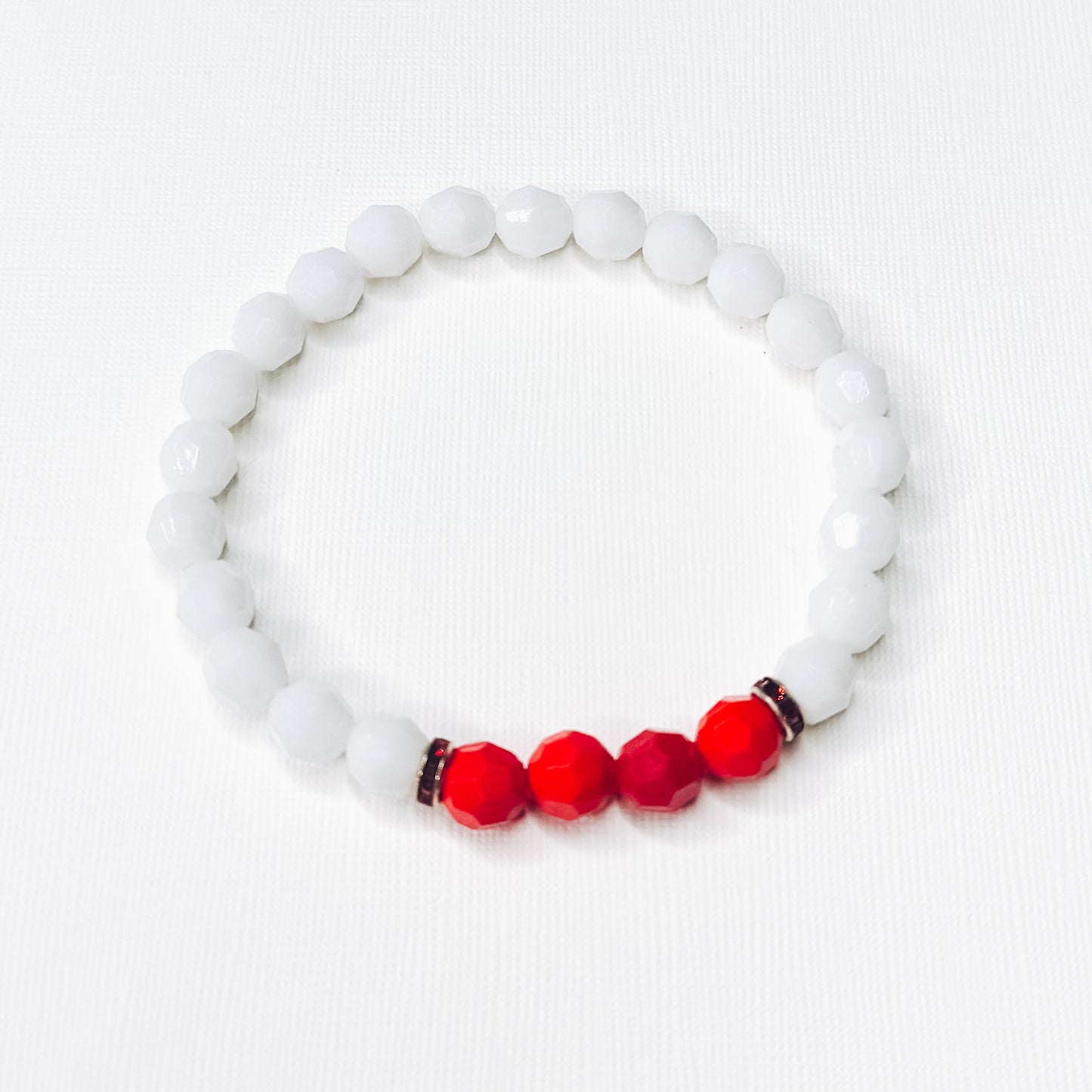 Red & White Accent Beaded Bracelet