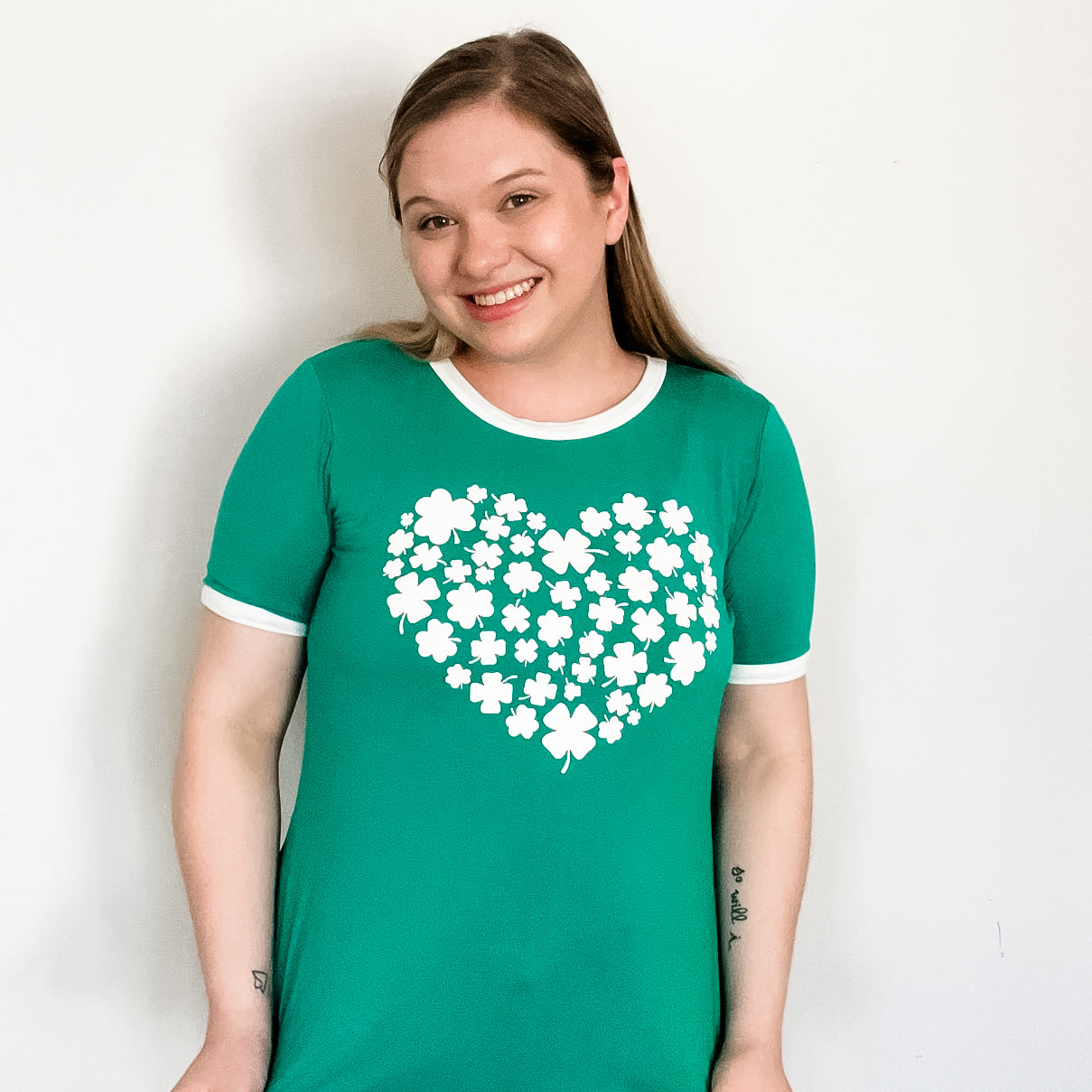 Green Shamrock Heart Graphic Tee (Size Medium)